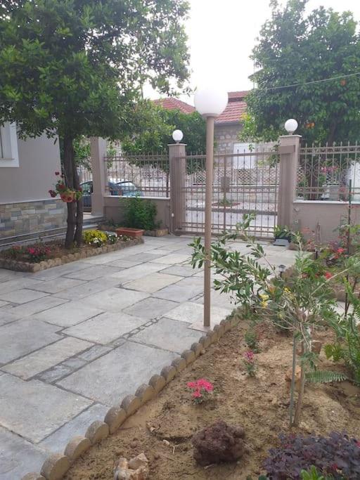 Aggeliki'S Place Detached Home With Yard/Parking Volos Ngoại thất bức ảnh