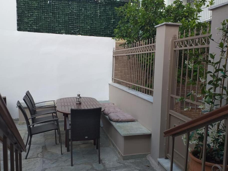 Aggeliki'S Place Detached Home With Yard/Parking Volos Ngoại thất bức ảnh