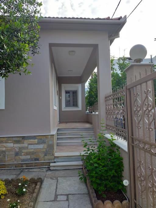 Aggeliki'S Place Detached Home With Yard/Parking Volos Ngoại thất bức ảnh